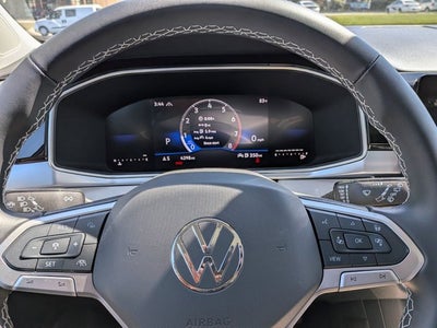 2025 Volkswagen Taos SE
