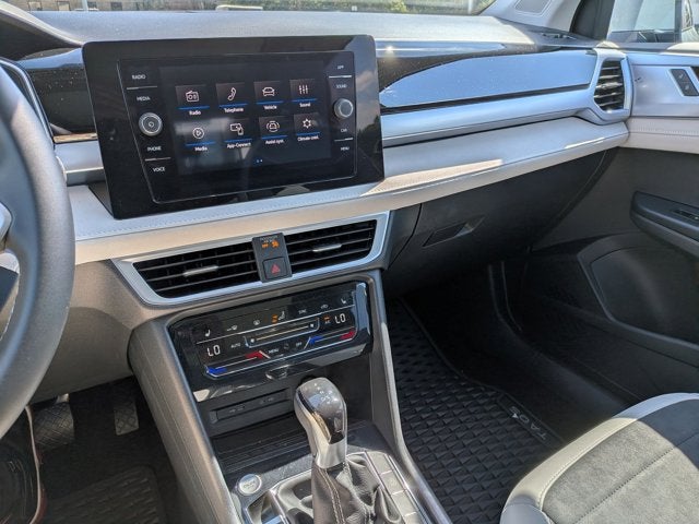 2025 Volkswagen Taos SE