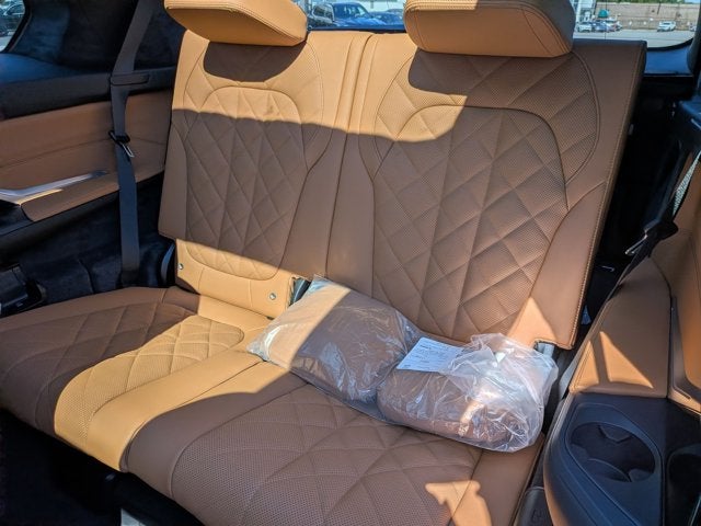 2027 BMW X7 xDrive40i
