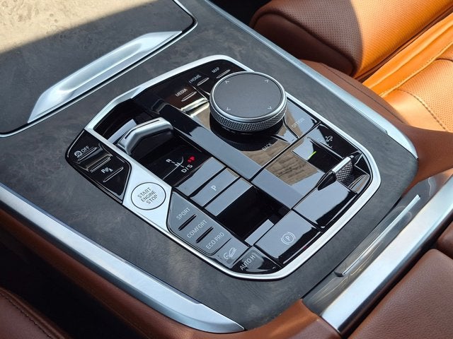 2026 BMW X7 M60i