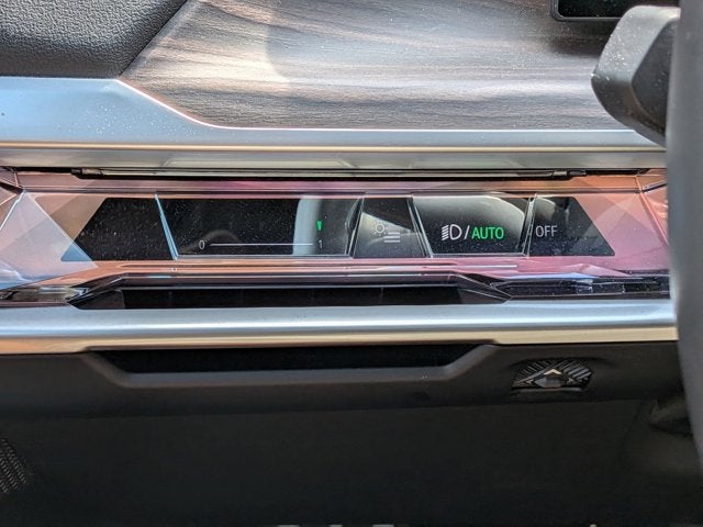 2023 BMW 7 Series 740i