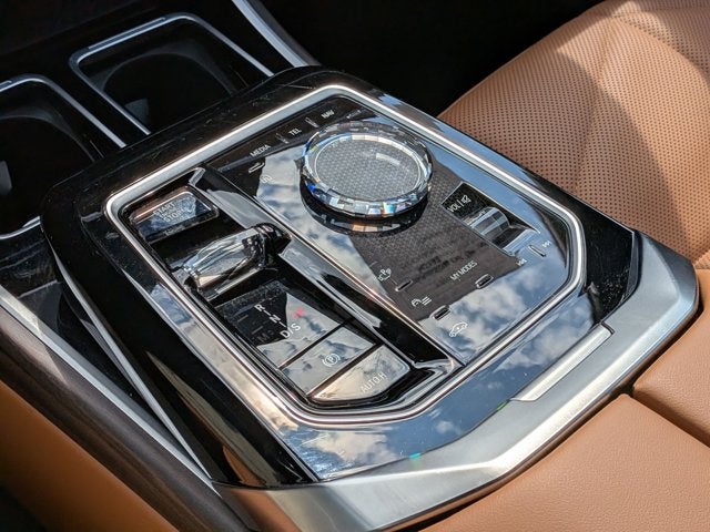 2023 BMW 7 Series 740i