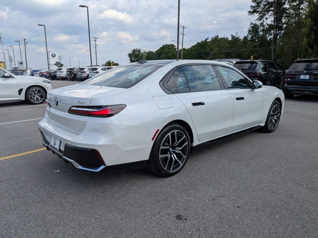 2023 BMW 7 Series 740i