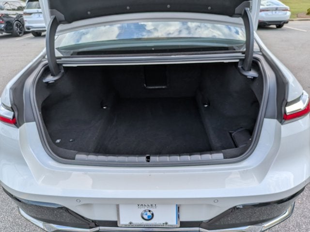 2023 BMW 7 Series 740i