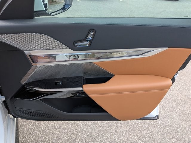 2023 BMW 7 Series 740i