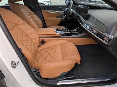 2023 BMW 7 Series 740i