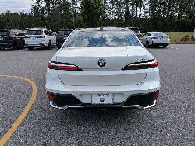 2023 BMW 7 Series 740i