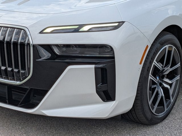 2023 BMW 7 Series 740i