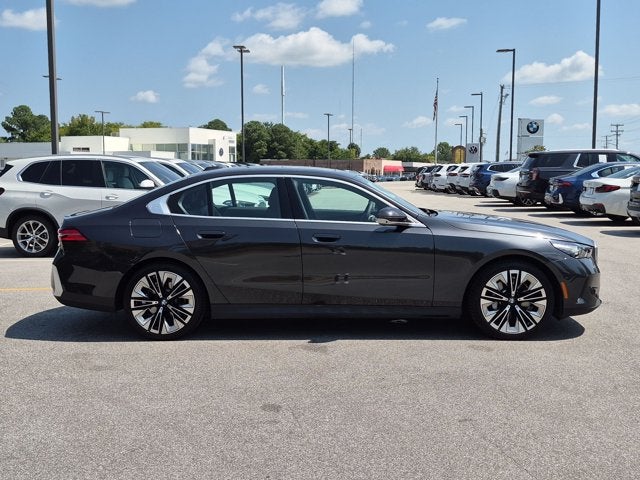 2024 BMW 5 Series 530i