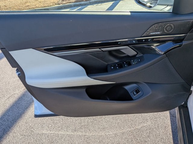 2025 BMW 5 Series 530i