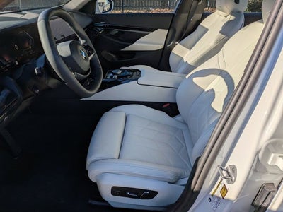 2025 BMW 5 Series 530i