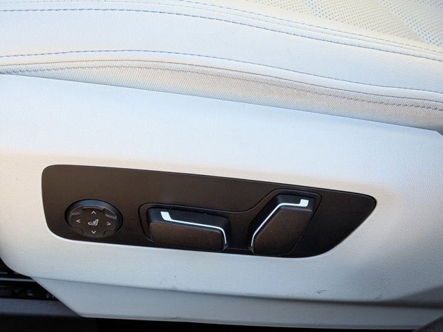 2025 BMW 5 Series 530i