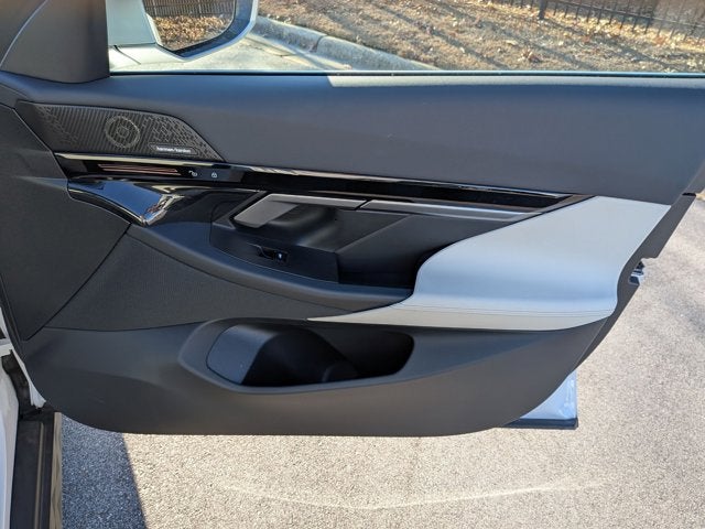 2025 BMW 5 Series 530i