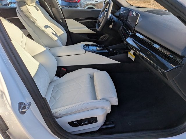 2025 BMW 5 Series 530i