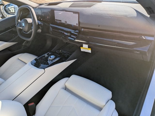 2025 BMW 5 Series 530i