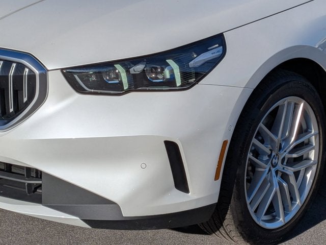 2025 BMW 5 Series 530i