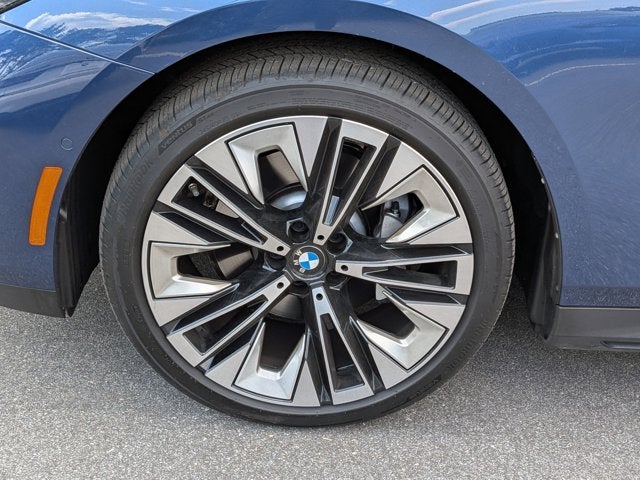 2025 BMW 5 Series 530i