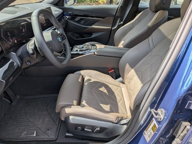 2025 BMW 5 Series 530i