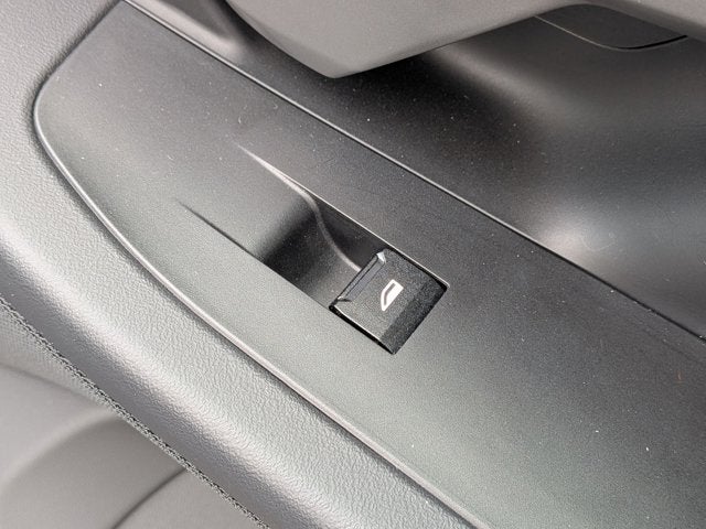2025 BMW 5 Series 530i