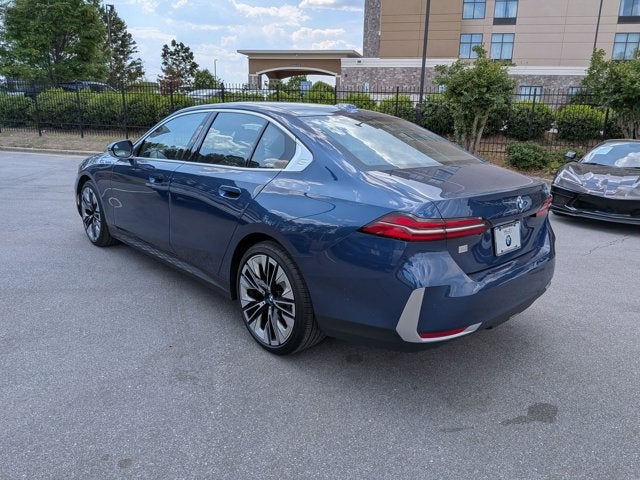 2025 BMW 5 Series 530i