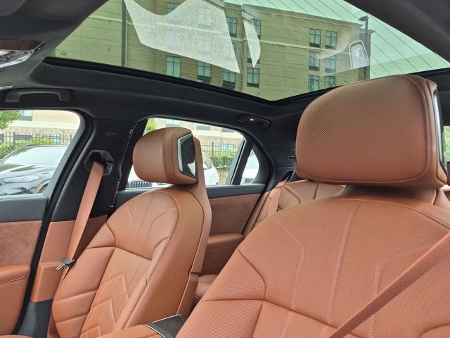 2027 BMW 7 Series 740i