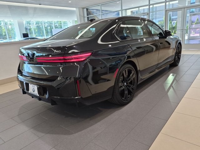 2027 BMW 7 Series 740i xDrive