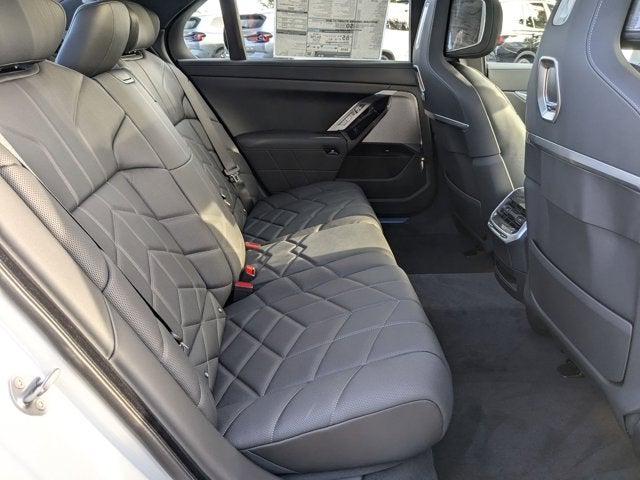 2025 BMW i7 eDrive50